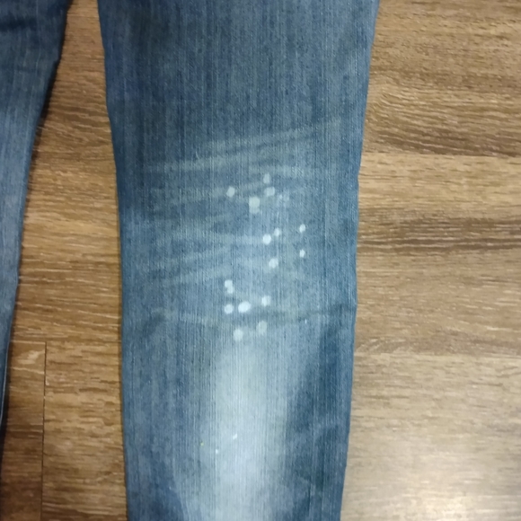 Mudd Bleached Ripped Cropped Jegging - Picture 8 of 13